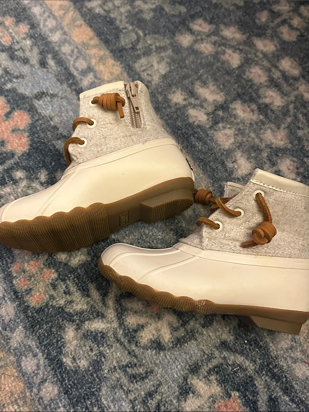 Sperry cream duck